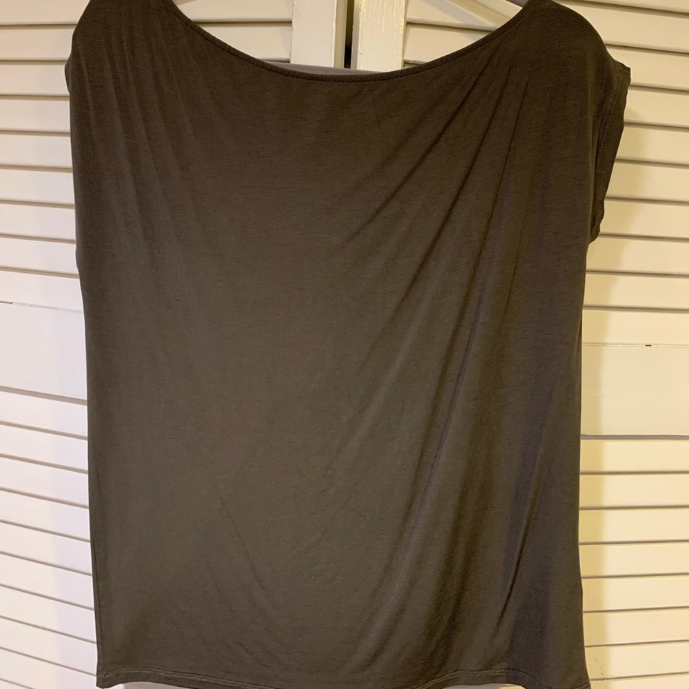 Plain olive short sleeve tee